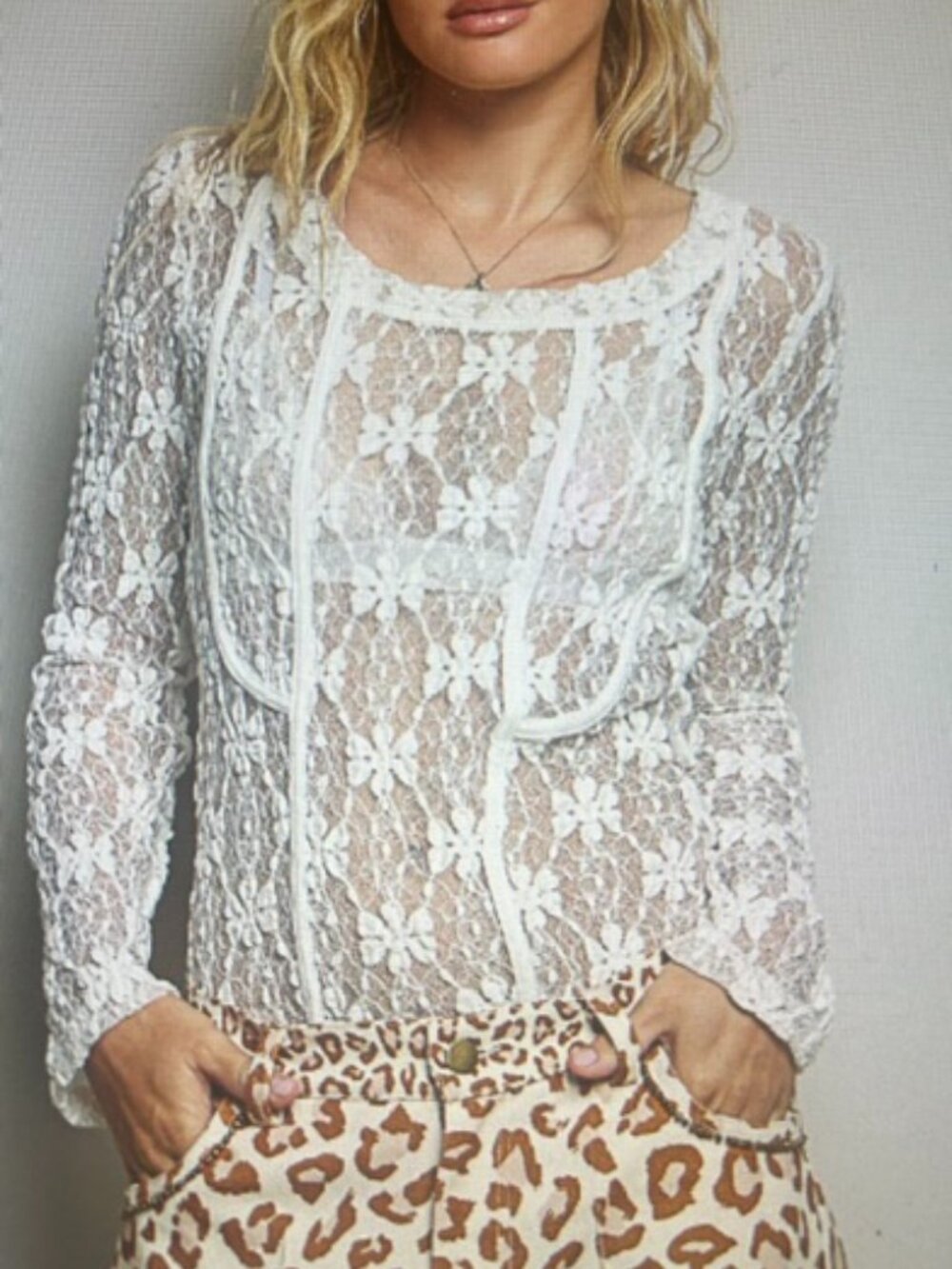 POL Sheer Delicate Floral Patterned Lace Long Sleeve Scalloped Edge Top NEW